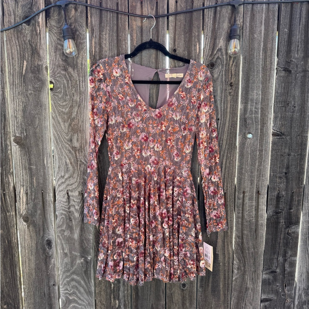 Rewind Floral Scoop Neck Long Sleeve Midi Skater Dress Sheer Sleeves Keyhole Sml